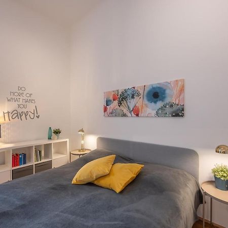 Cosy City Center Apartment Вена Экстерьер фото
