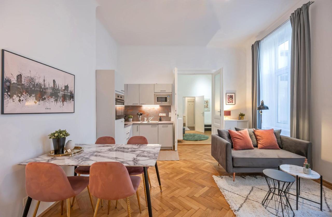 Cosy City Center Apartment Вена Экстерьер фото