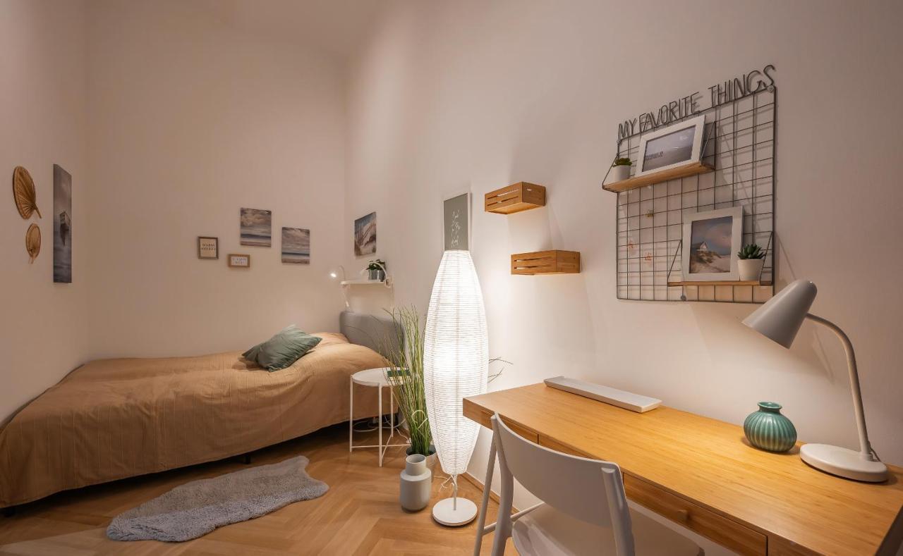 Cosy City Center Apartment Вена Экстерьер фото